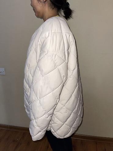 Демисезонные куртки: Куртка Uniqlo Размер XL Новая, отдам за 4500 сом, срочно!!!! В — 9