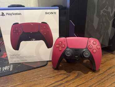 Playstation 5 orijinal pultu (Dualsense) qirmizi rengde. Tezeden