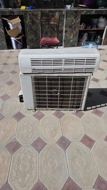 Kondisionerlər: Kondisioner Hotpoint-Ariston, İşlənmiş, 40-45 kv. m, Ödənişli quraşdırma