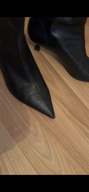 Eynəklər: Zara botinka 37 razmer 
Geyilib — 14