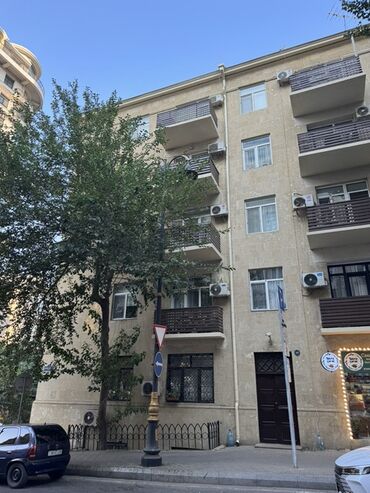 Köhnə tikili: Bakı, 28 May, 4 otaqlı, Köhnə tikili, m. İçərişəhər, 96 kv. m -da lalafo.az — 15 Köhnə tikili: Bakı, 28 May, 4 otaqlı, Köhnə tikili, m. İçərişəhər, 96 kv. m — 15