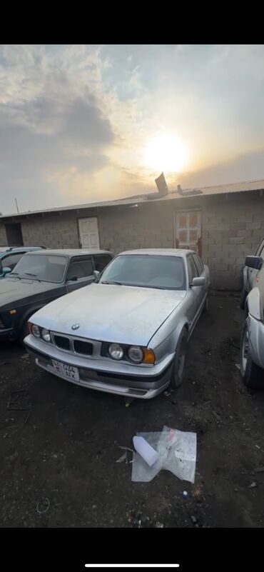 привозные двигатели в бишкеке на мерседес: BMW 5 series: 1990 г., 2.5 л, Механика, Бензин, Седан