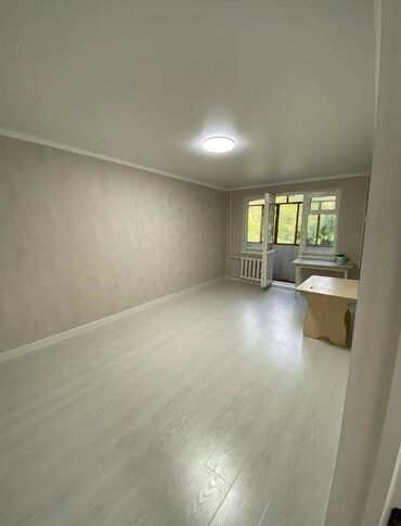 Продажа квартир: 1 комната, 38 м², 104 серия, 2 этаж, Евроремонт