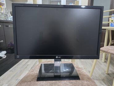 стоимость принтера 3 в 1: Монитор, LG, Колдонулган, LED, 17" - 18"