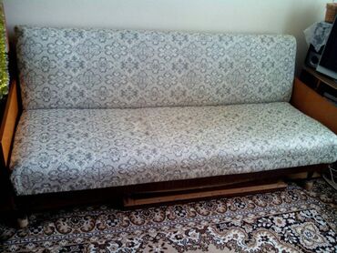 советский диван: Диван-кровать, цвет - Коричневый, Б/у