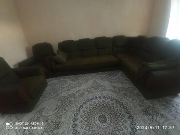 Мебель: Угловой диван, цвет - Зеленый, Б/у