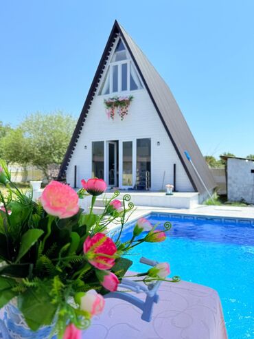 bine qesebesi kiraye: A-Frame tipli istirahət evi – həyətində şəxsi hovuz və məkanlar -