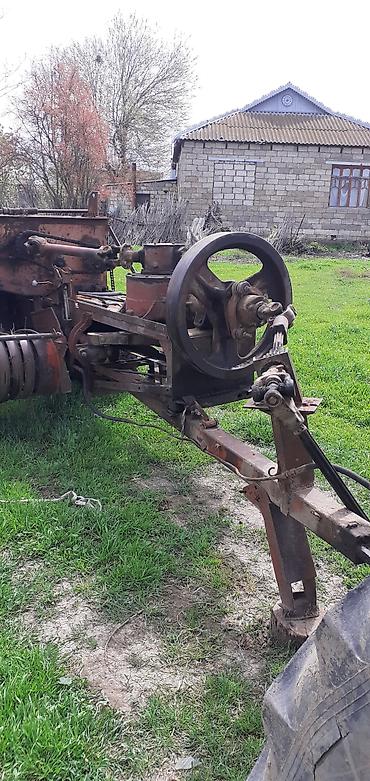 turbo az traktör: MTZ Belarus traktoru və arxa qoşulan saman yığan/pressləyən avadanlıq — 8
