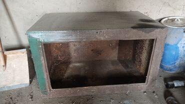 кастрюля для приготовления пищи: Продам металл (сейф,дверцы) для изготовления печки