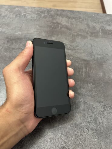 id: IPhone 8, Б/у, 64 ГБ, Черный, Зарядное устройство, Защитное стекло, Чехол, 100 %