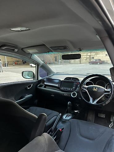 Honda: Honda Fit: 2008 г., 1.5 л, Вариатор, Бензин, Хэтчбэк — 9