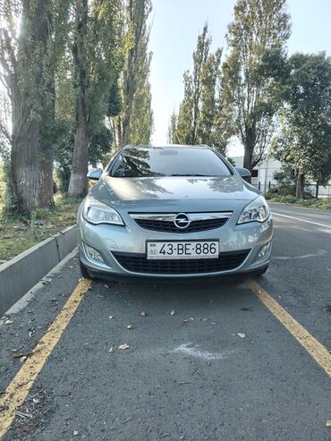 Opel: Opel Astra: 1.4 l | 2011 il 304000 km Universal — 3