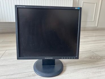 Monitorlar: Samsung SyncMaster 740N LCD monitor - Ekran diaqonalı: 17 düym
