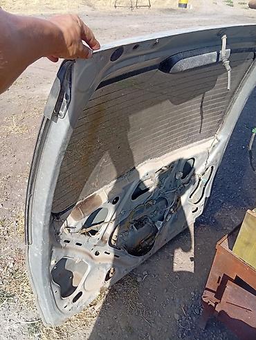 лак авто: Задняя пятая дверь (крышка багажника) для Toyota Voxy. Особенности: - — 2