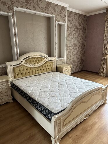 складная мебель: Спальный гарнитур, Двуспальная кровать, Шкаф, Комод, Б/у