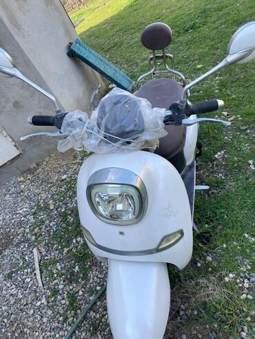 moped elektro: 150 sm3