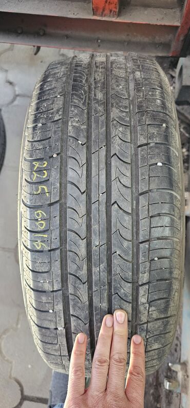 Шины: Шины 235 / 60 / R 16, Лето, Б/у, 1 шт, Легковые, Корея, Nexen