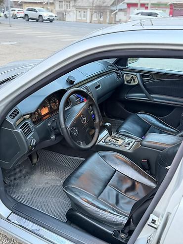 Mercedes-Benz: Mercedes-Benz E-Class: 2001 г., 3.2 л, Автомат, Бензин, Седан — 7