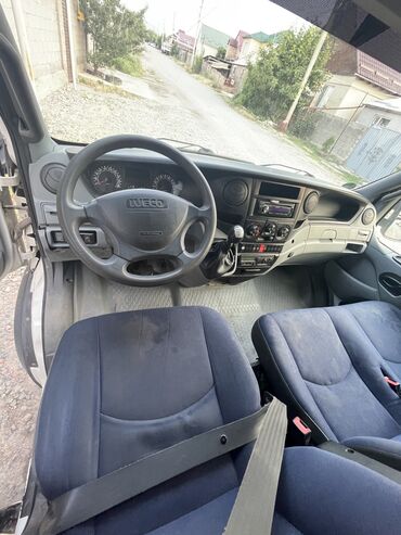 купить фронтальный погрузчик бу: Iveco Daily: 2009 г., 3 л, Механика, Дизель, Бус