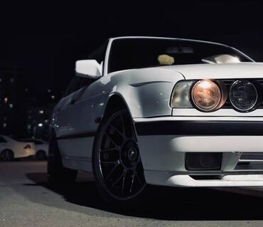 tayota runx: BMW 5 series: 1992 г., 3.2 л, Механика, Бензин, Седан
