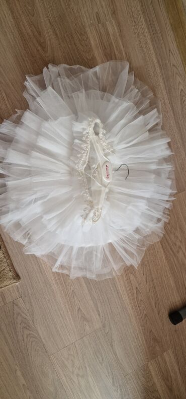 Donlar: Təzə Gəlinlik heç bir söküyü ciriqi yoxdur. Tep təzədir. 0 ayda 12 aya — 6