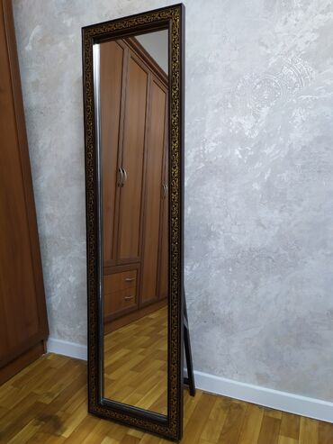 демонтаж мебели: Продам зеркало: высота 150 см, ширина 40 см. В отличном состоянии