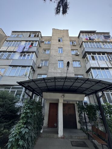 дом на ошском рынке: 2 бөлмө, 51 кв. м, Жеке план, 3 кабат, Косметикалык ремонт