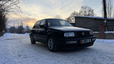 Volkswagen: Volkswagen Vento: 1992 г., 1.8 л, Механика, Бензин, Седан