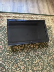 куплю старые советские телевизоры: Телевизор Sony Bravia (жидкокристаллический). Работает хорошо, но на