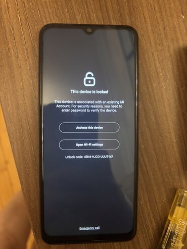 rəsmi 12c: Qara rəngli Redmi 12C. Bloka dushub . Bu modulda "AI SUPER CAMERA" və