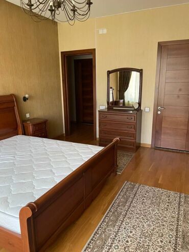 Долгосрочная аренда квартир: 4 комнаты — 6