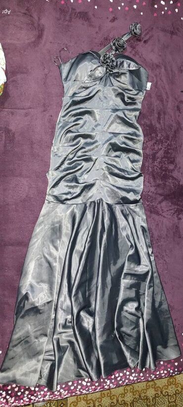 dugacke letnje haljine: Prelepa dugacka satenska haljina za matursko i proslave.Sve mere su na