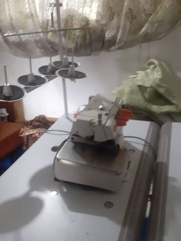 Швейные машины: Швейная машина Yamata, Полуавтомат