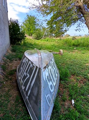 sokuntu islenmis taxta satilir: Metal-gövdəli qayıq - Korpus: perçinli metal gövdə, kənarlarında — 3