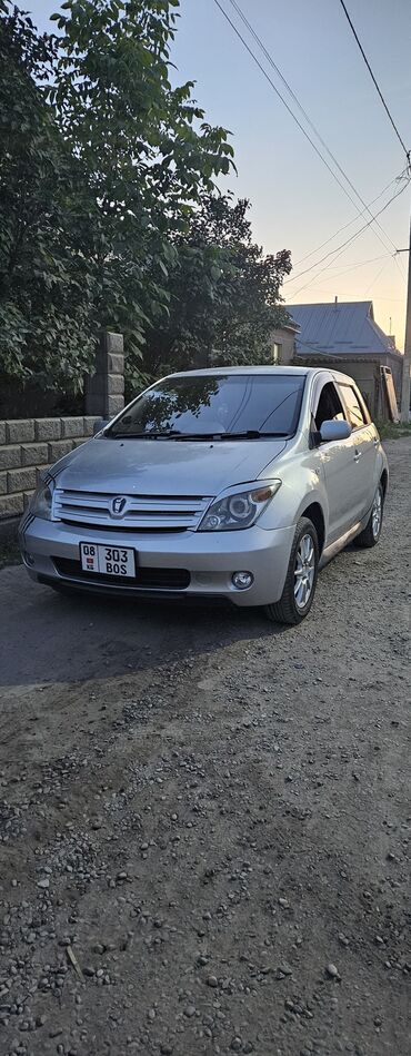Toyota: Toyota ist: 2002 г., 1.3 л, Автомат, Бензин, Хэтчбэк