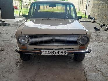 b klass: Lada 1500 (VAZ 2103) sedan – krem rəng Gövde və xarici: - 4 qapı — 1