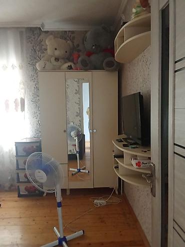 Həyət evləri və villaların satışı: Satılır: həyət evi 1 otaq - Plan: 1 mərtəbə, eyvanlı giriş. Ön — 9