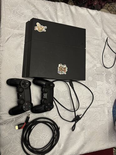 en ucuz ps4 oyunları: Playstation 4 500 gm yadaş ev şarait istifadə olunub içində oyunlar