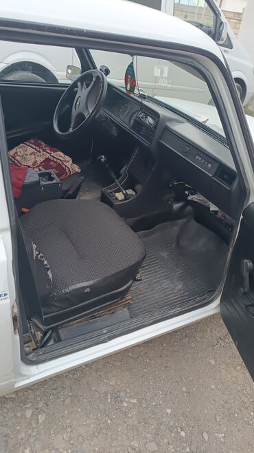 VAZ (LADA): VAZ (LADA) 2107: 1.6 l | 2004 il 100094 km Sedan — 6