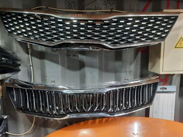Передние фары: Решетка радиатора Kia 2018 г., Б/у, Оригинал