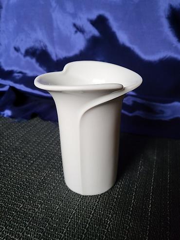 Vaze i saksije: Vaza nova 1950g+,rucni rad KPM porcelan Bavaria. Nova nemacka — 3