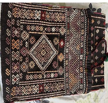 xurcun: Əl işi yaşı 150 dən artıq yun qədimi xurcun. Üç bölməli quruluş: iki — 3