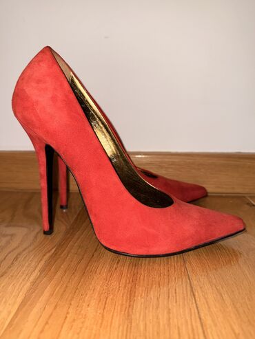 Ostale cipele: Roberto Botticelli Kozne cele original
Nove
39 br /25cm — 8