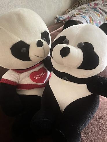 polis oyuncaq dəsti: Məşhur panda temalı yumşaq oyuncaqlar dəsti - Dəst: 2 ədəd panda — 2