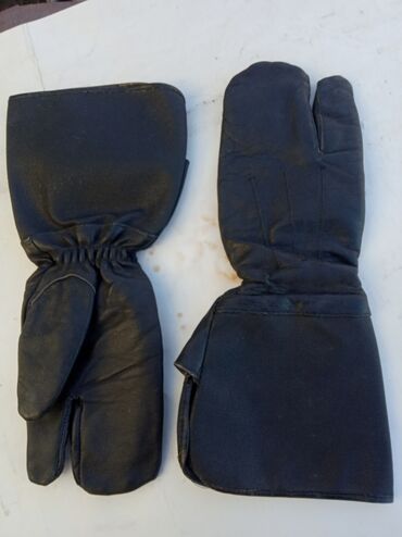 вратарские перчатки: Краги Советские в отличном
состоянии Размер ХL. ц.1100сом