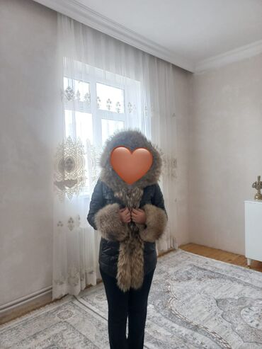 красивые платья на прокат в баку: Qadın qış gödəkçəsi - Rəng: qara - Material: parlaq, suya