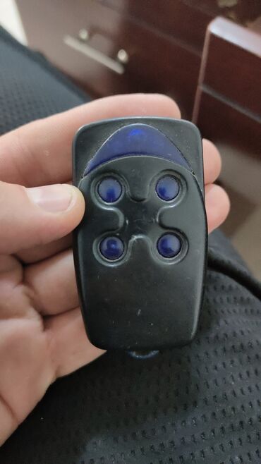 Пульты для ворот и шлагбаумов: Брелок для ворот Пульты-брелоки дистанционного управления для ворот — 18