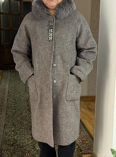 Пальто, Классика, Осень-весна, По колено, Карманы накладные, XL, 2XL at lalafo.kg Пальто, Классика, Осень-весна, По колено, Карманы накладные, XL, 2XL