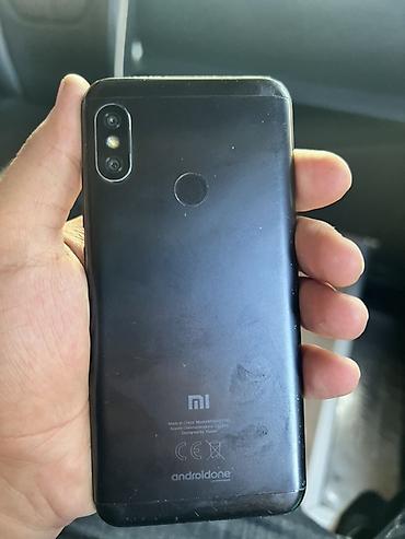 micro qulaq: Xiaomi Mi A2 Lite, 32 GB, rəng - Qara, 
 Qırıq — 3