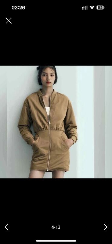 saxta baba geyimi: Zara markalı devetüyü rəngli, uzunqol mini bomber don. Ön hissədən